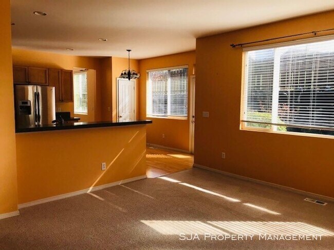 Building Photo - Large and Spacious Home in Renaissance Ridge!