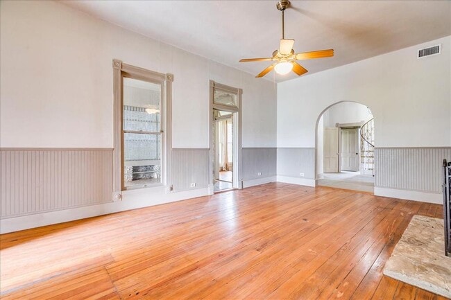 Building Photo - 6400 Cypress Rd