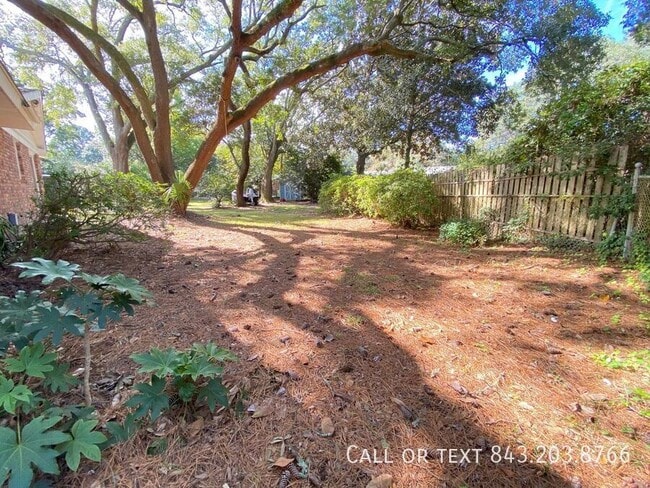 Building Photo - 1821 Somerset Cir