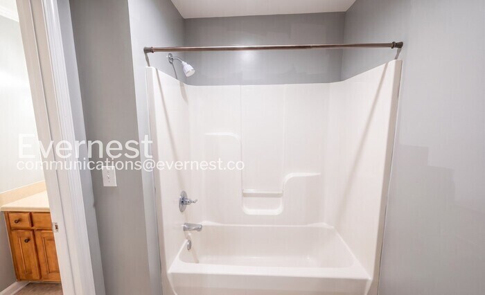 Building Photo - 112 Grey Mare St