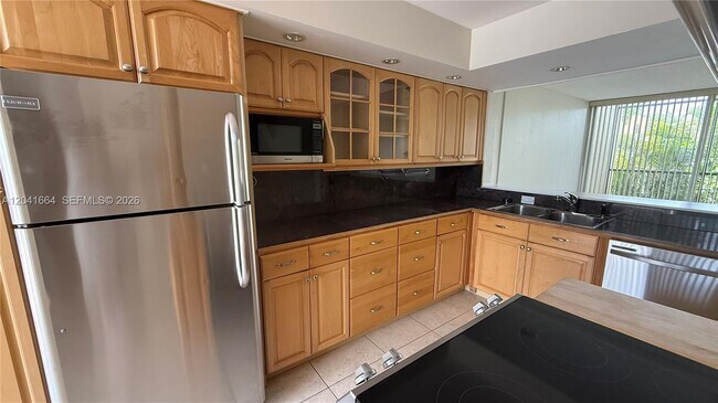 Building Photo - 2921 SW 87th Ave