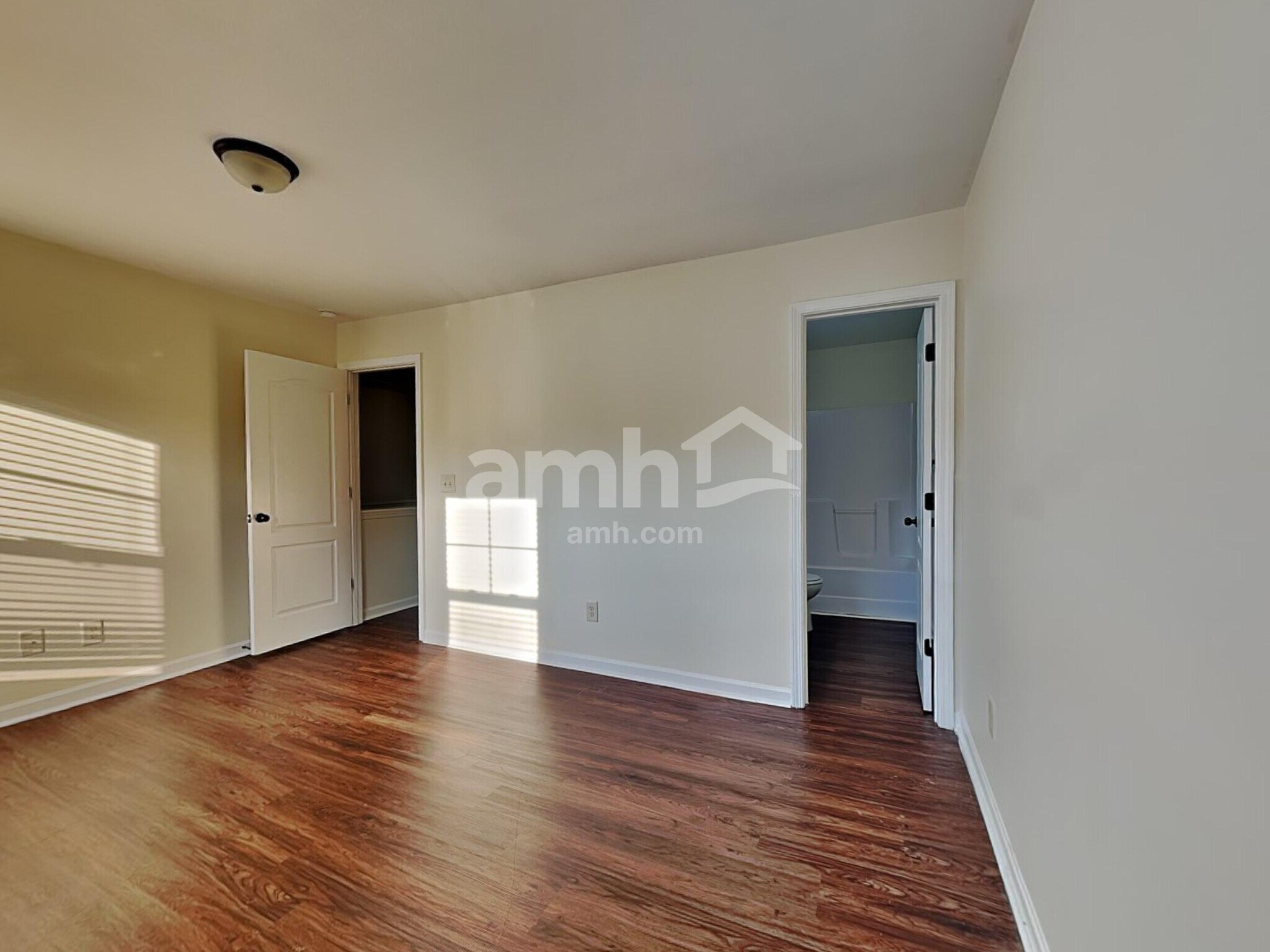 Building Photo - 210 Pebblefield Trce