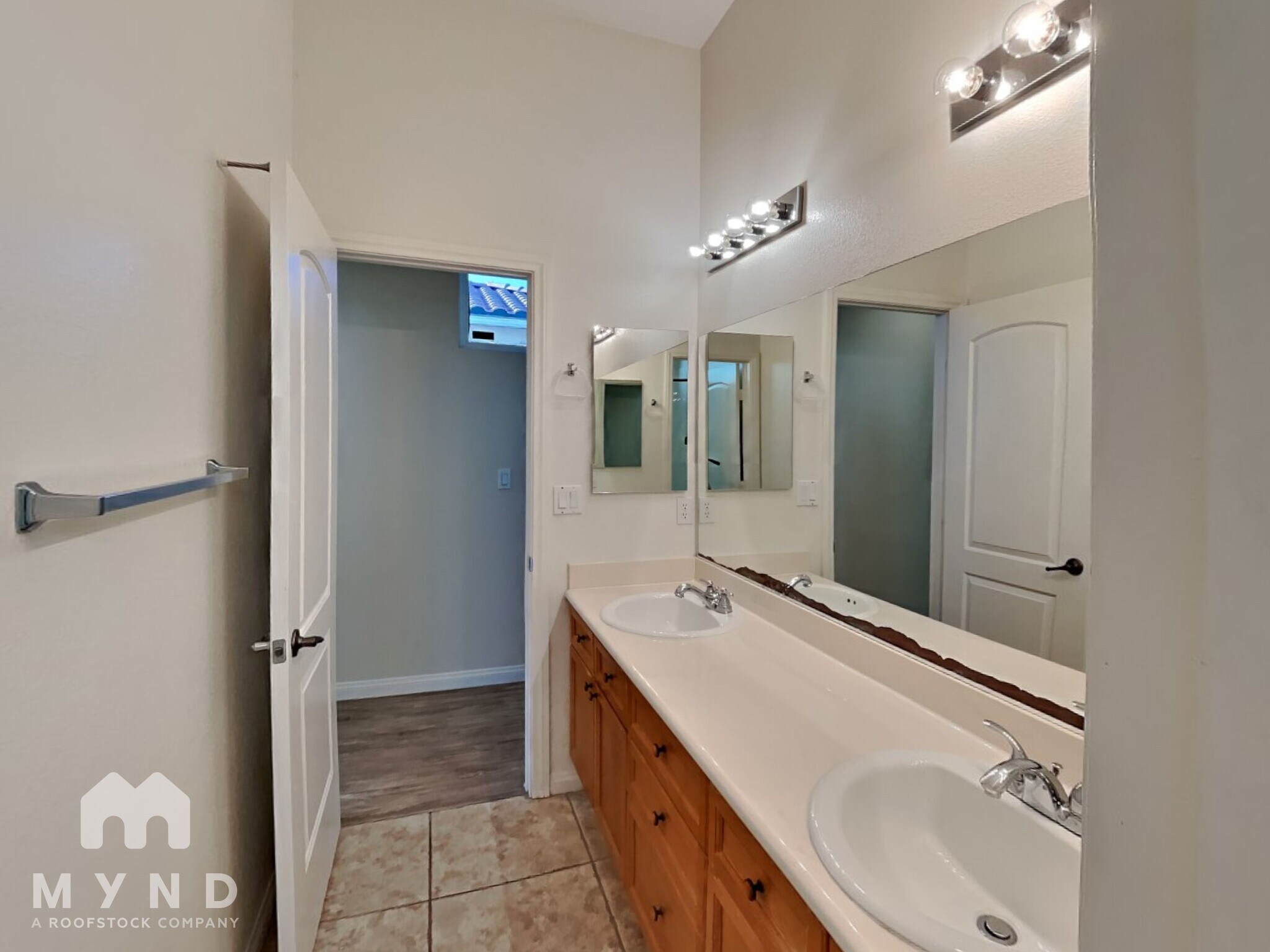 Building Photo - 6524 Greenlet Ave