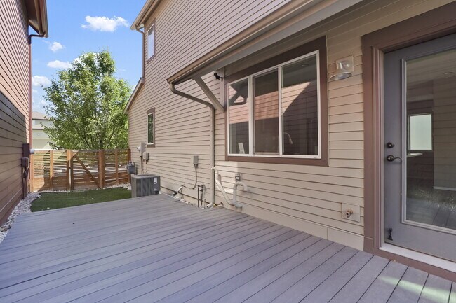 Building Photo - Beautiful 3 Bedroom - 3 1/3 Bathroom Home ...