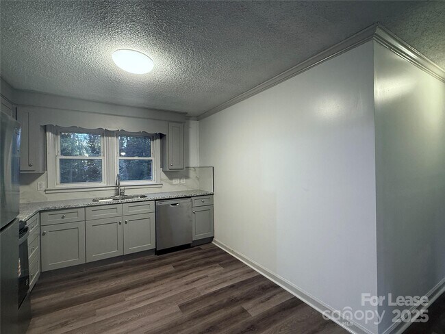 Building Photo - 9225 Moores Chapel Rd