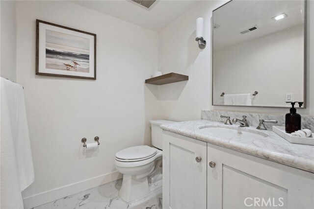 Building Photo - 4372 Park Vicente