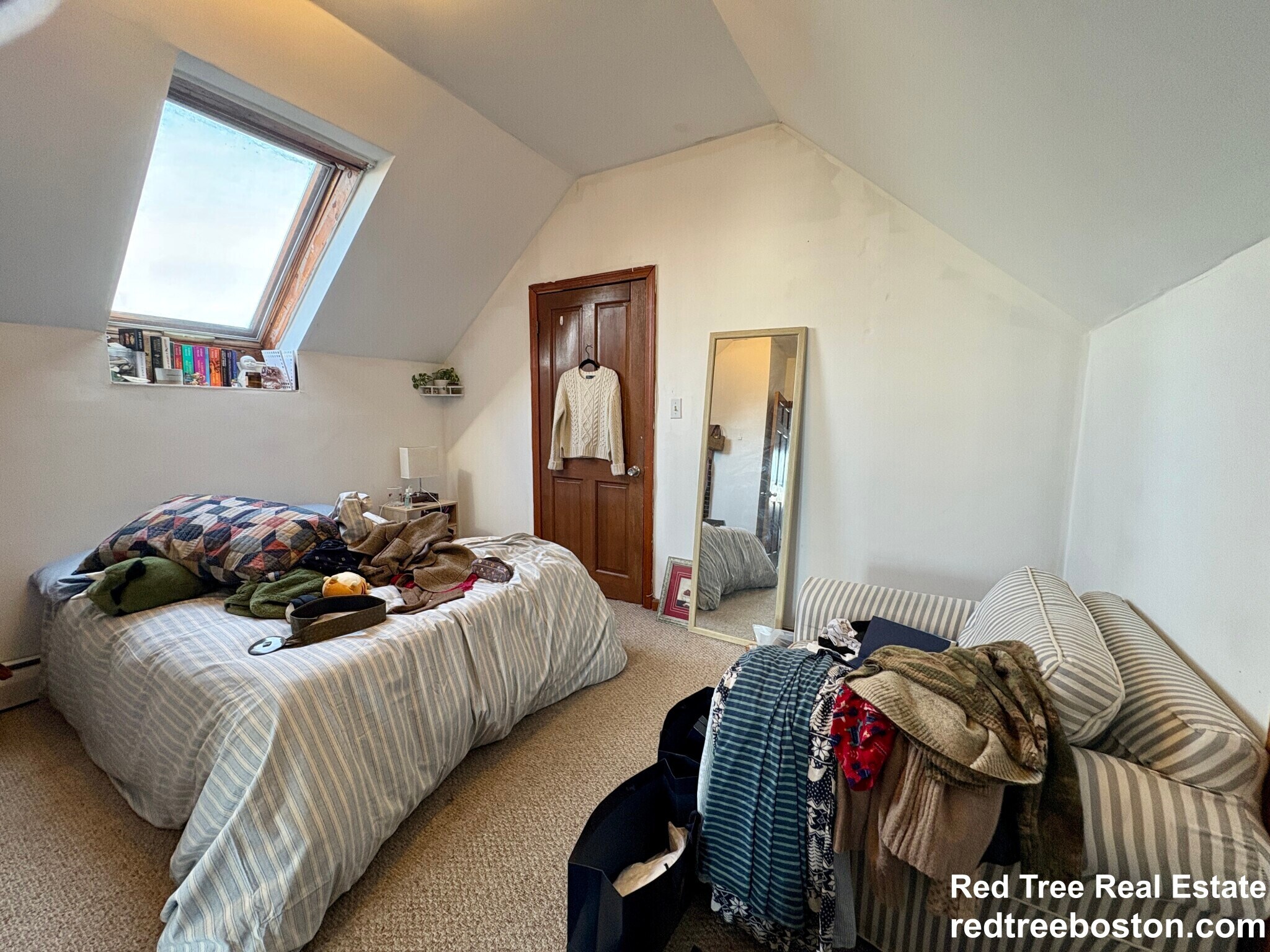 Building Photo - 72 Hillside St