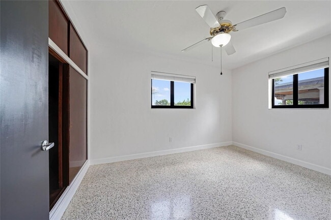 Building Photo - Southeast 9th Court, Hialeah, FL 33010 - 3...