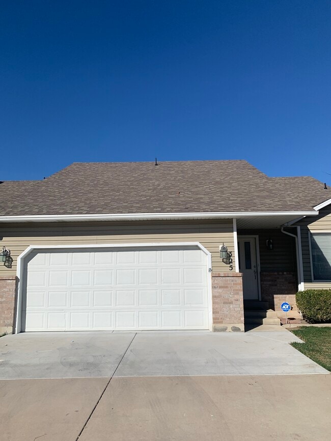 Primary Photo - 325 E 100 S