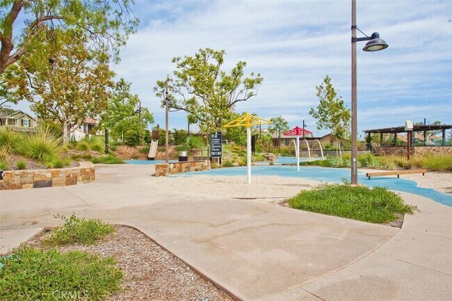 Building Photo - 154 Pavilion Park