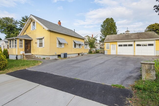 Primary Photo - 78 Meriline Ave