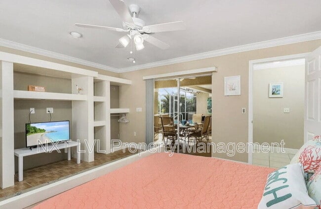 Building Photo - 4123 SW 21st Pl