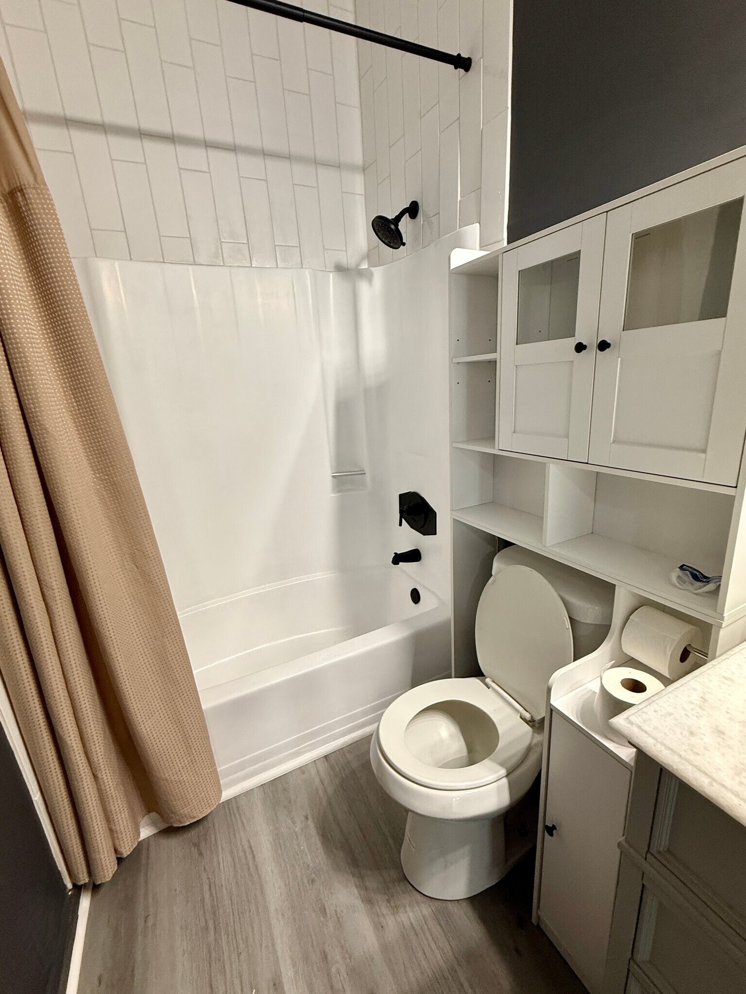 Building Photo - 320 W Hall St