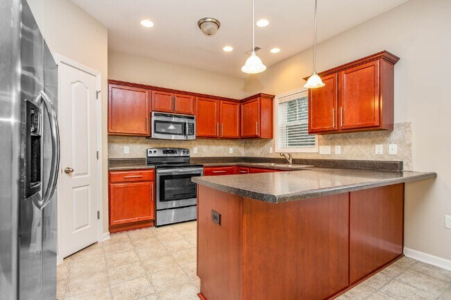 Building Photo - 3 Bedroom 2 Bathroom Nest in Raeford