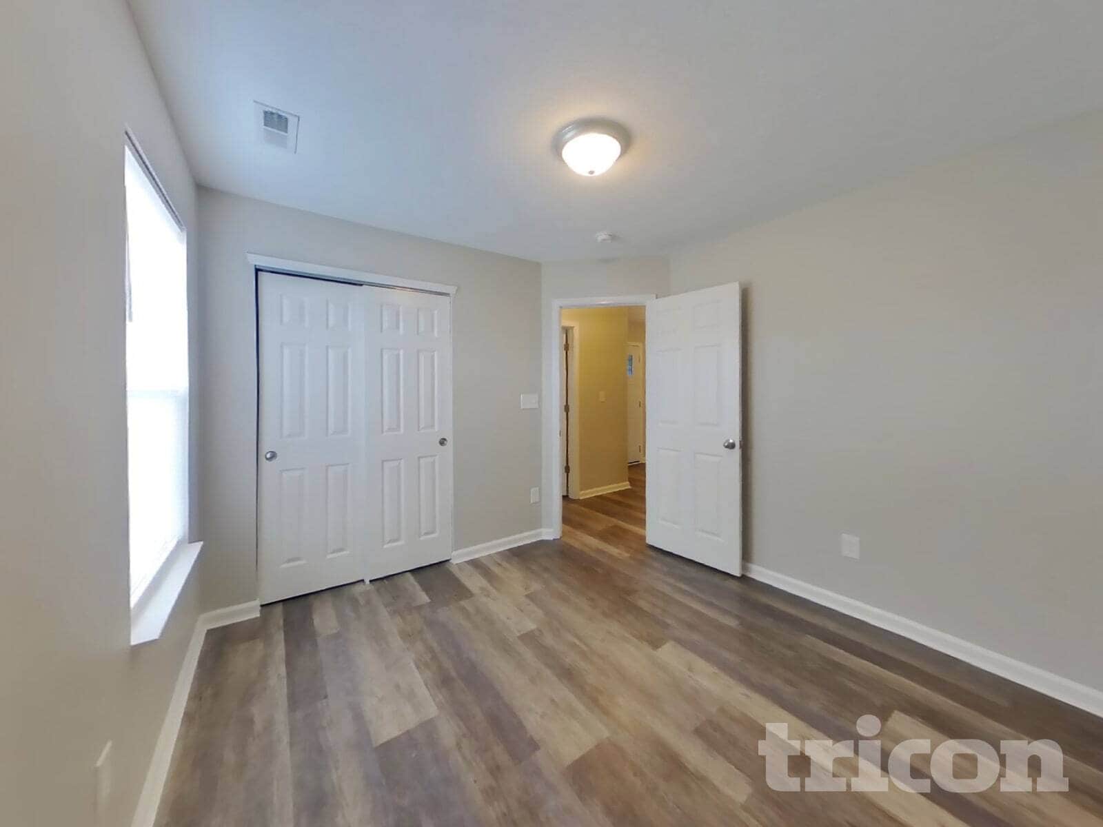 Building Photo - 963 Redwood Dr