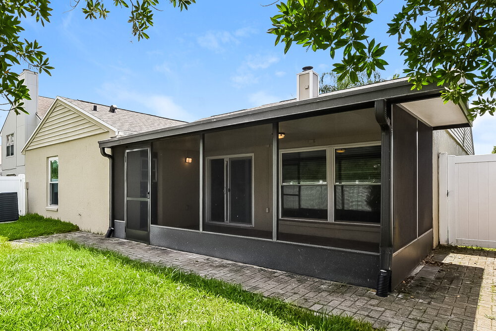 Building Photo - 619 Queensbridge Dr