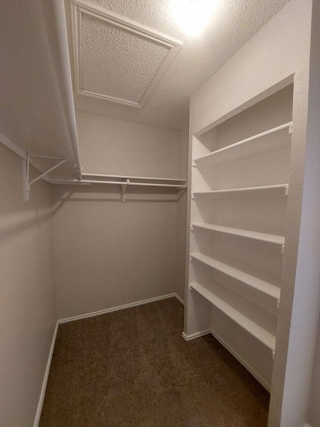 Building Photo - Northwest Crossing~2 Bedroom 2 Bath Single...