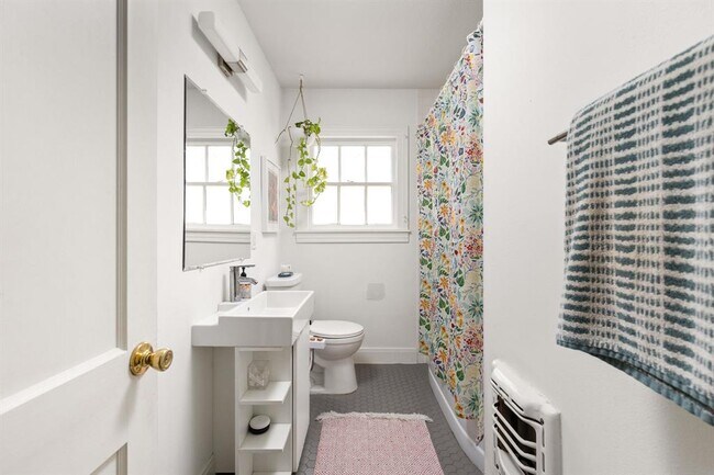 Building Photo - 5405 Sunshine Dr
