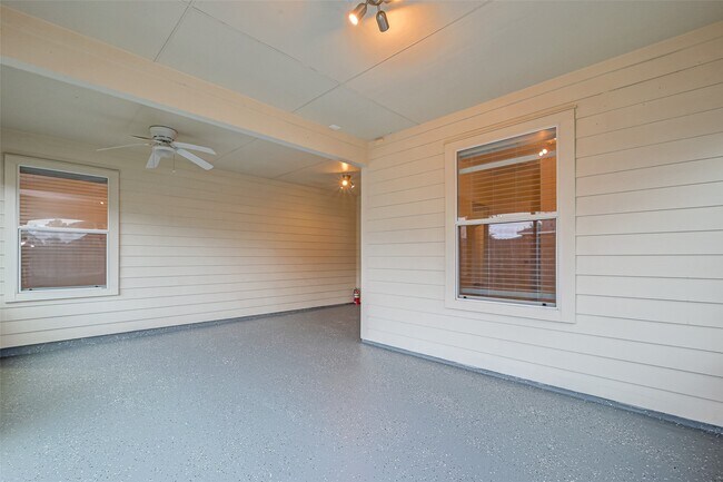 Building Photo - 18218 Barkers Green Way