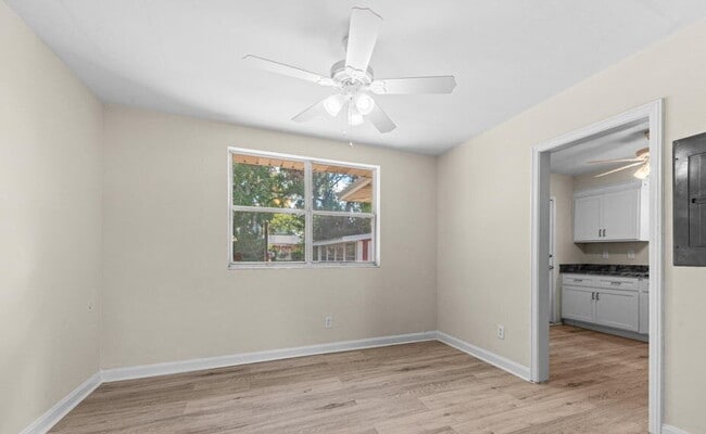 Building Photo - For Rent