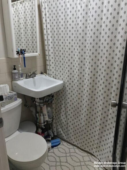 Building Photo - 26 Symphony Rd