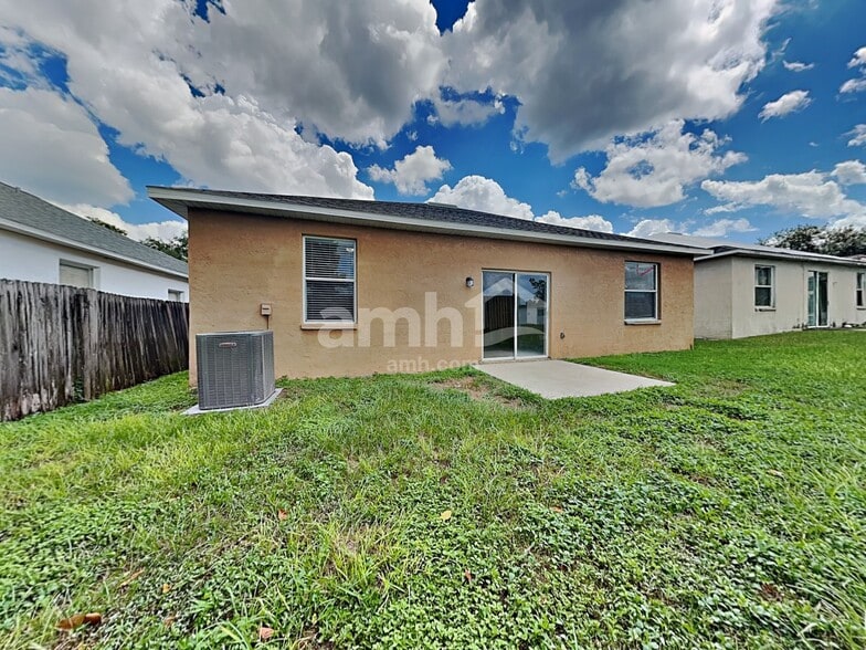 Building Photo - 451 Sand Ridge Dr