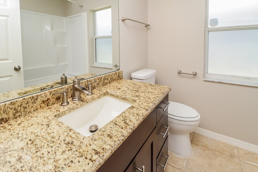 Building Photo - 131 Brushcreek Dr