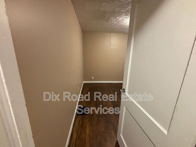 Building Photo - 636 Wampler Ave