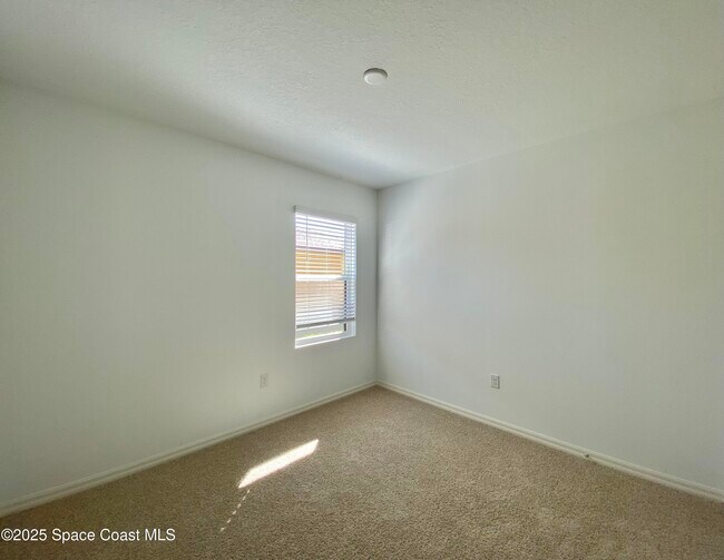 Building Photo - 1853 Farmhouse Rd SE