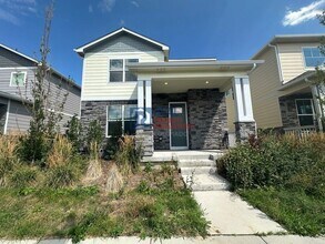 Building Photo - 878 Quatar St