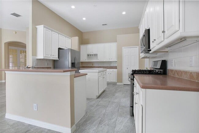 Building Photo - 107 Walton Heath Dr