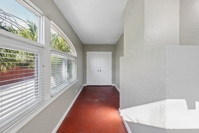 Building Photo - 133 N Tassajara Dr