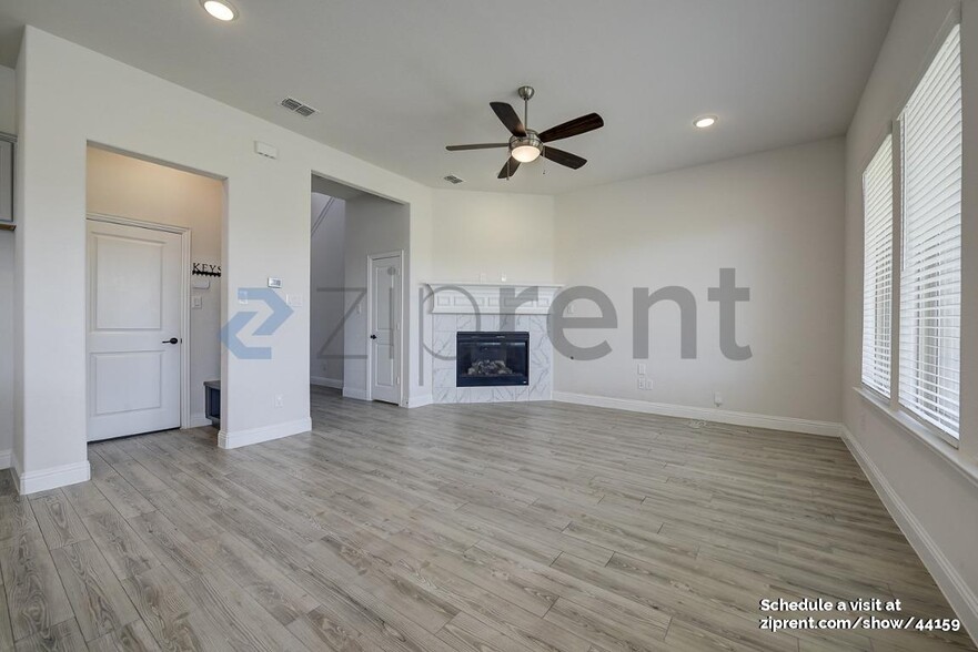 Building Photo - 808 Brenham Ave