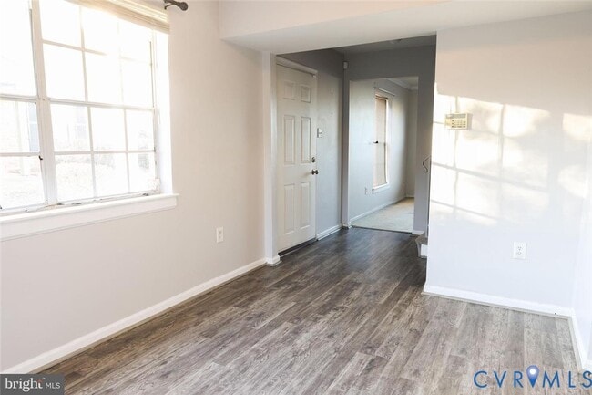 Building Photo - 3221 Hunters Mill Dr