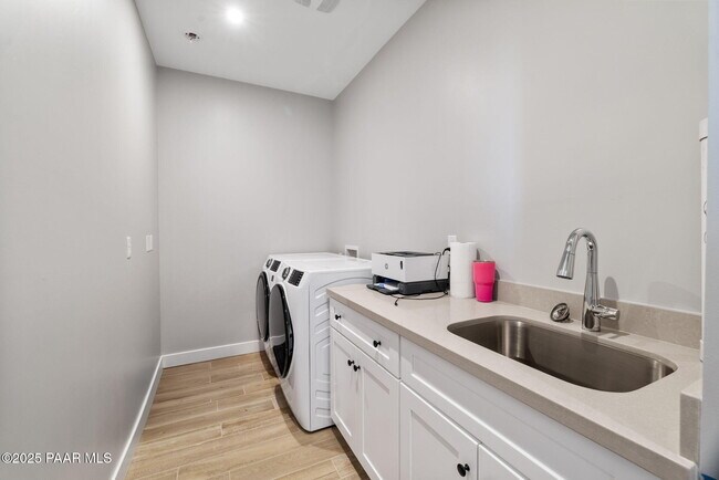 Building Photo - 1308 Rockwood Dr