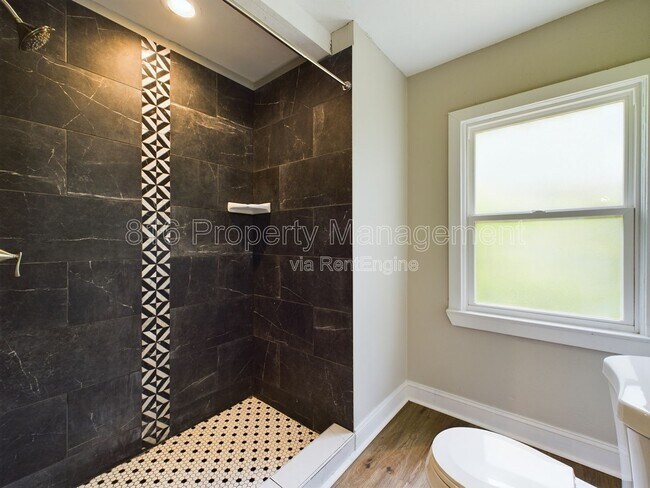 Building Photo - 5218 Highland Ave