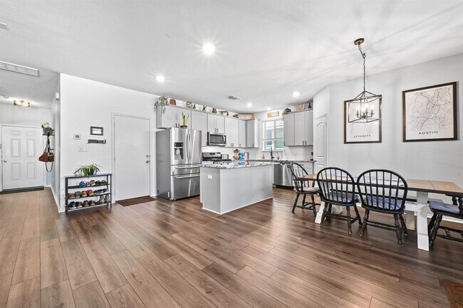 Building Photo - 317 Black Alder St