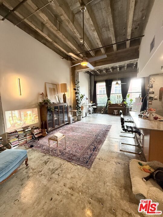 Building Photo - 711 S Olive St