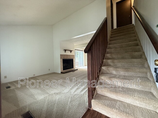 Building Photo - 1415 E 38th Ave