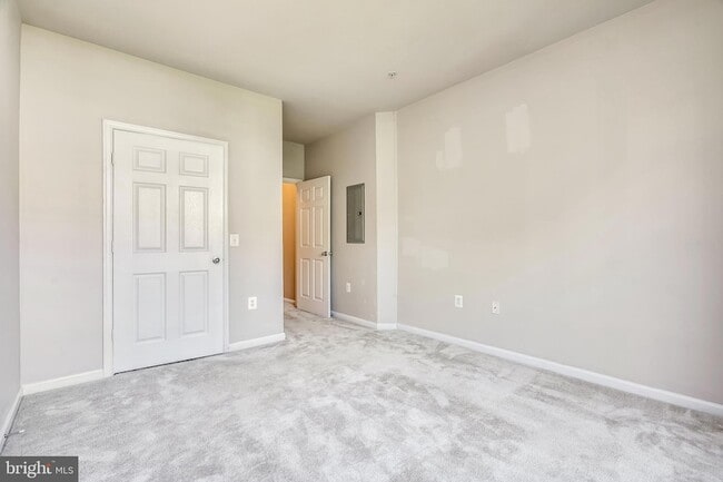 Building Photo - 2765 Centerboro Dr