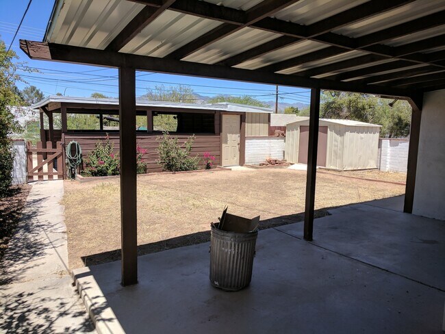 Building Photo - 2 Bedroom and 1 Bath Rental