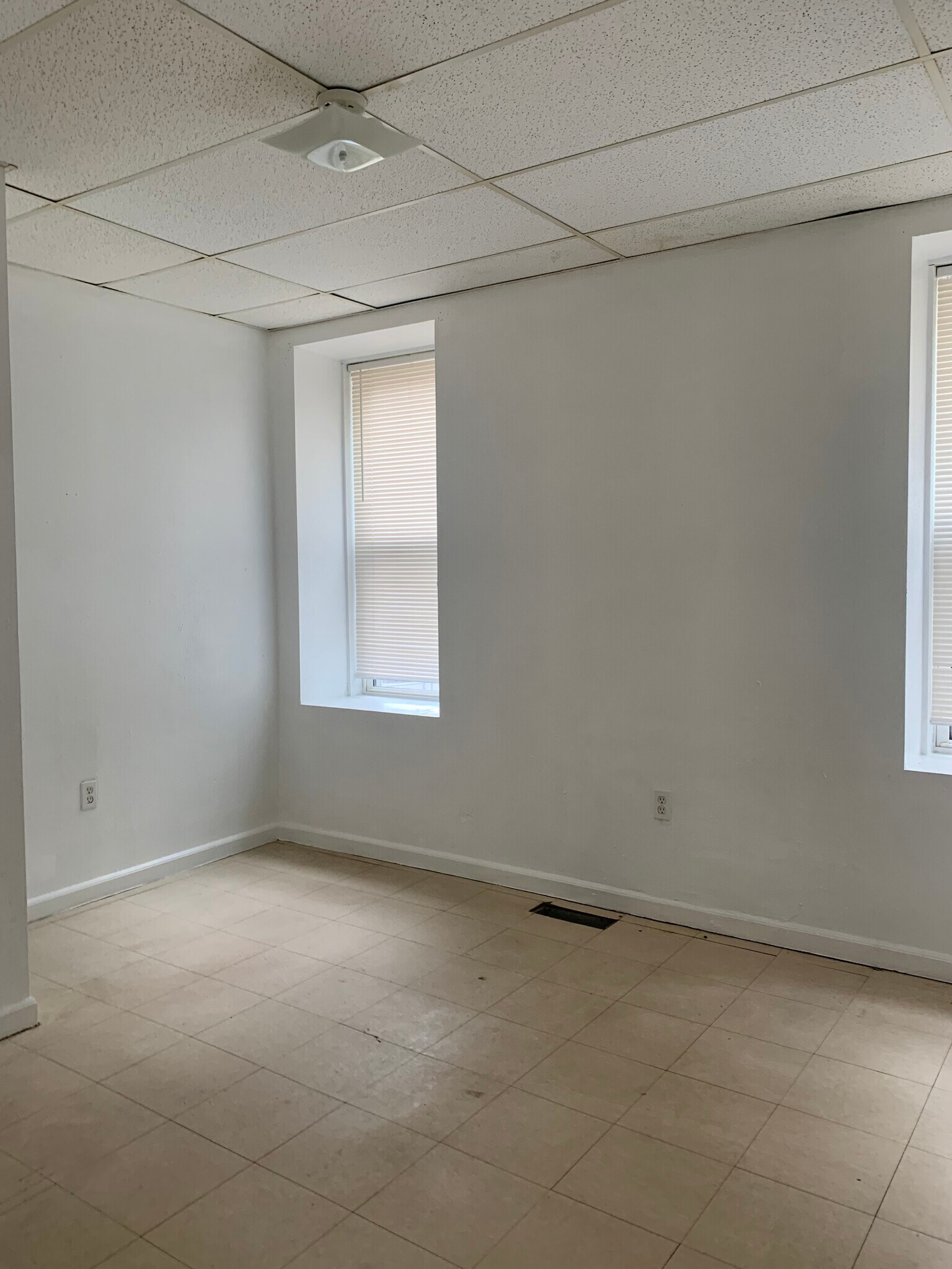 Bedroom - 1389 Shawmut Pl