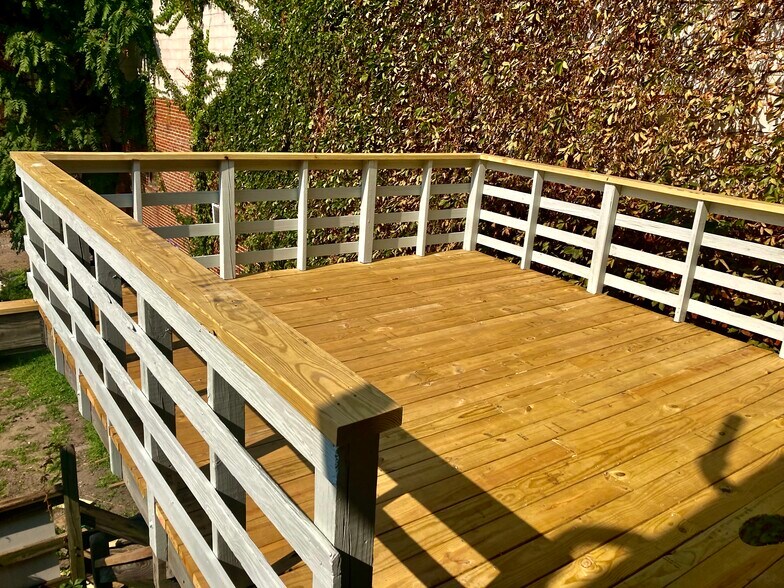 Building Photo - 1717 E Main St