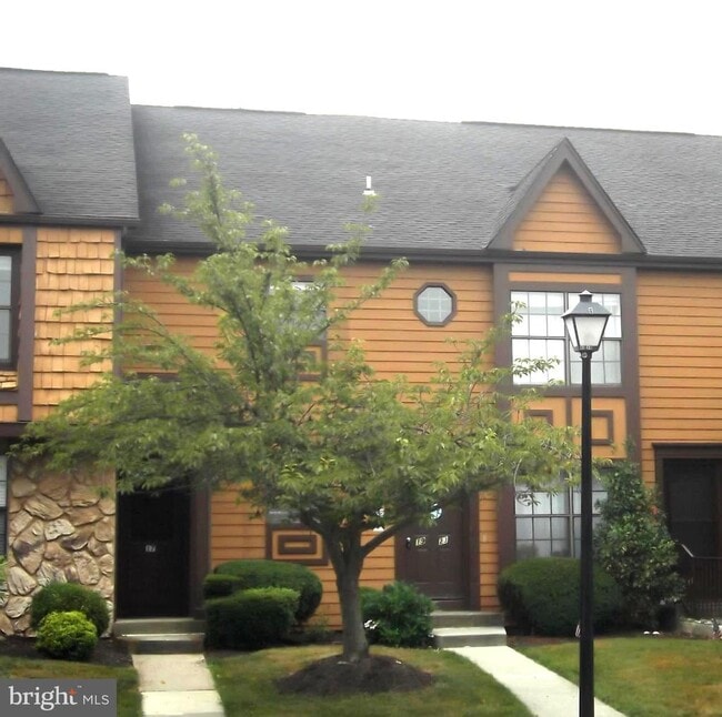 Building Photo - 19 Barclay Ct