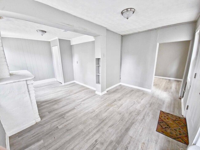Building Photo - 1051 Barret Ave