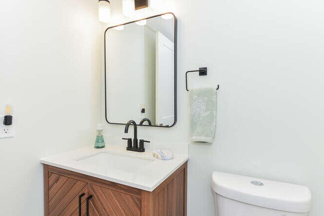 Building Photo - 1605 S US Hwy 1