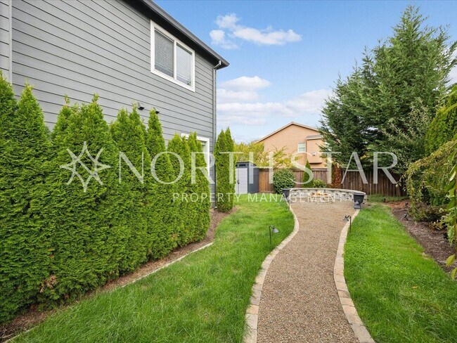 Building Photo - Tuscan Hills Traditional in Happy Valley