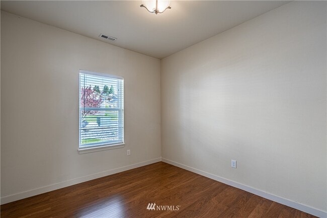Building Photo - 403 Ridgewood Dr