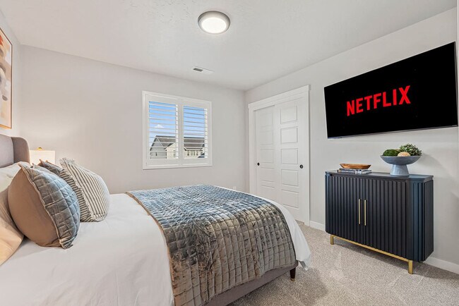 Building Photo - 10053 W Lyrical Dr