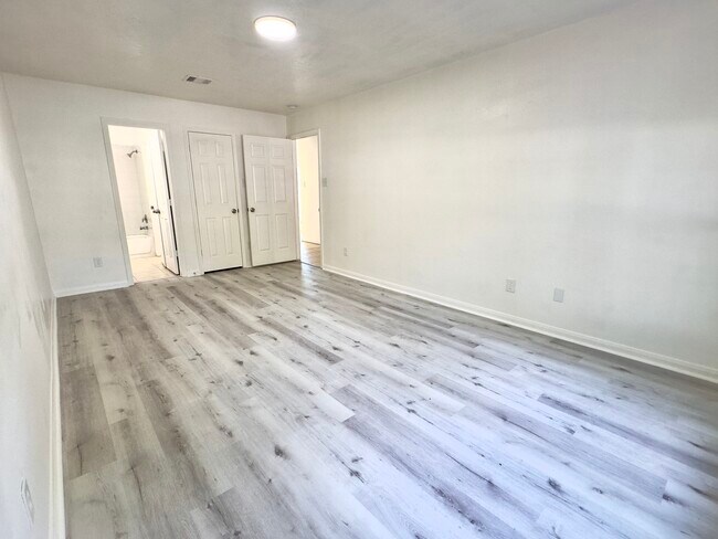 Bedroom 1 - 4126 Mallow St